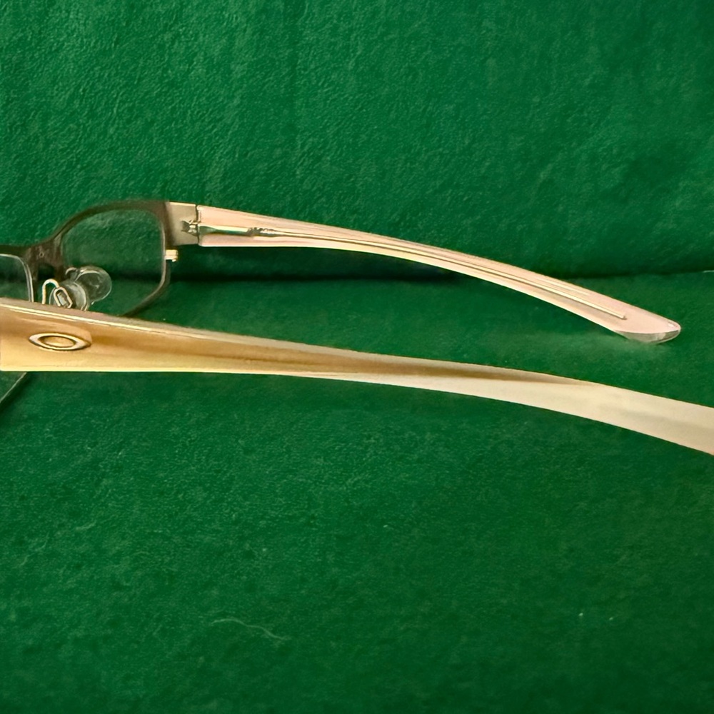 Oakley “Rasin” Rectangular Glasses - Picture 4 of 9